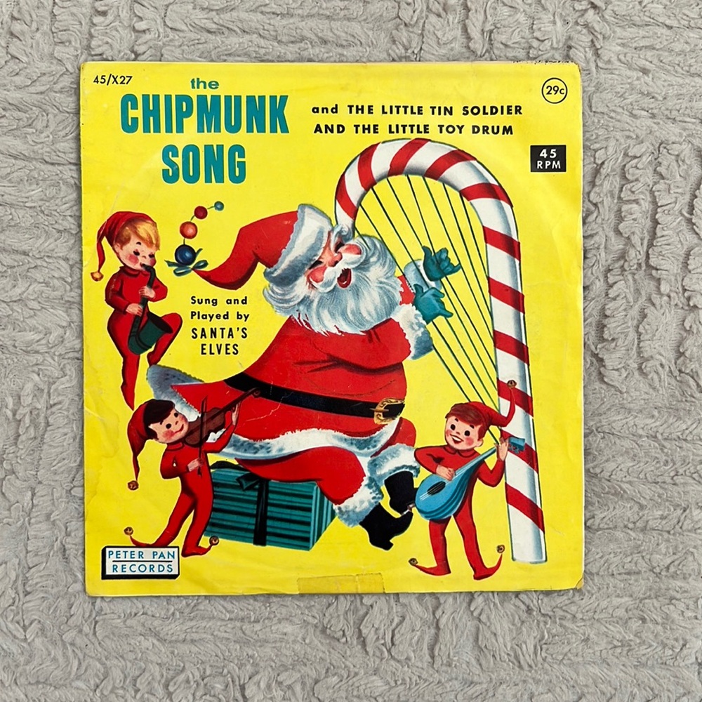 The Chipmunk Song sung and played by Santa's Elves 45 RPM, Vintage 1965